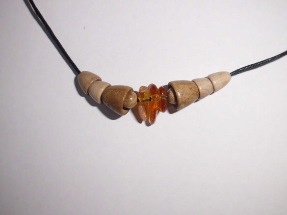 Collier aus Bernstein und Holzperlen, maritim und unikat