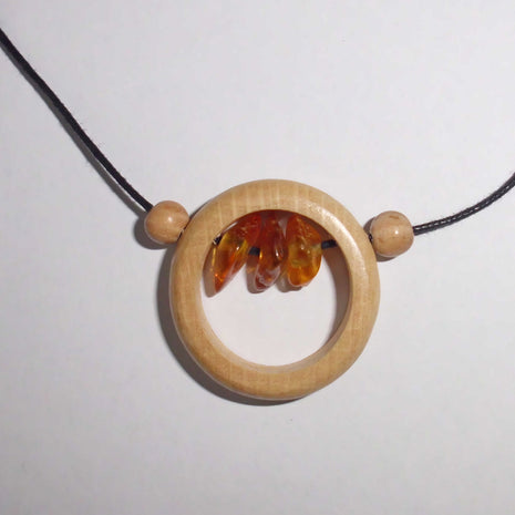 Collier aus Bernstein und Holzring, Einzelstück von Rügen