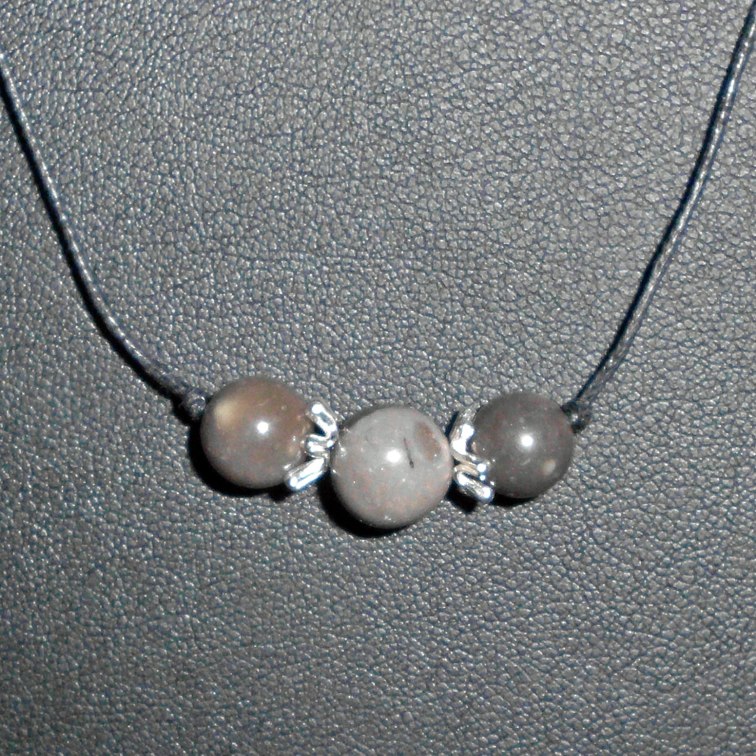 Collier mit 3 Feuersteinkugeln und 925er Silber