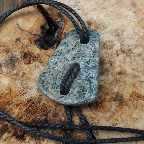 Anhänger Granitscheibe vom Ostseestrand