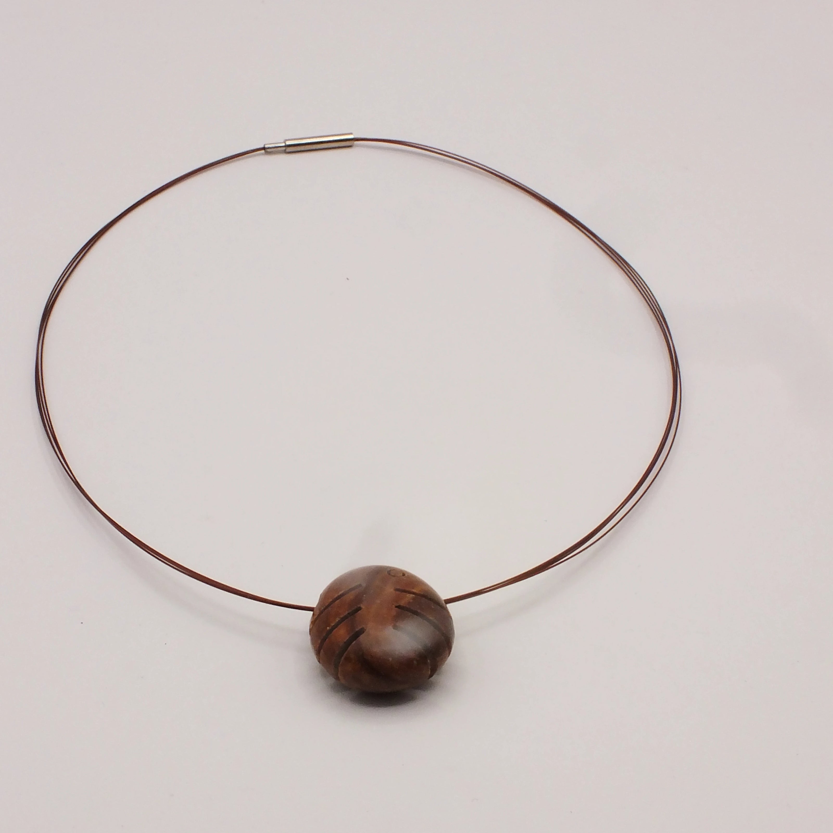 Steinfisch am Kupfer-Collier – Ostsee-Kiesel minimalistisch geschliffen