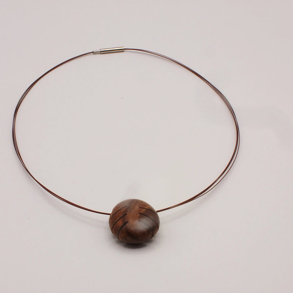 Steinfisch am Kupfer-Collier – Ostsee-Kiesel minimalistisch geschliffen