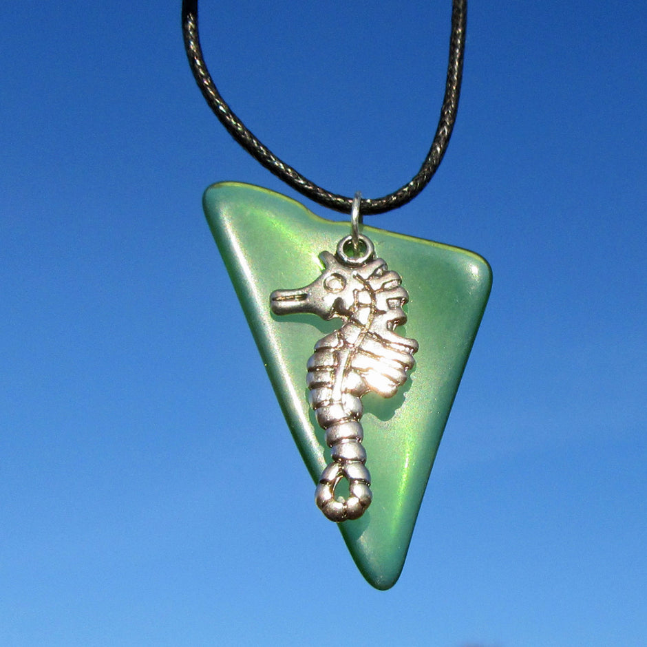 Seeglas-Anhänger mit Seepferdchen aus der Ostsee