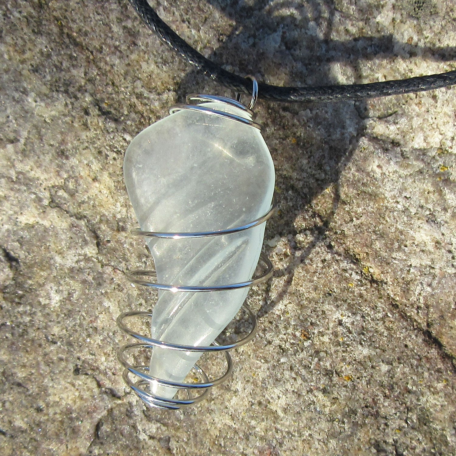 Seeglas-Anhänger in transparentem Spiraldesign