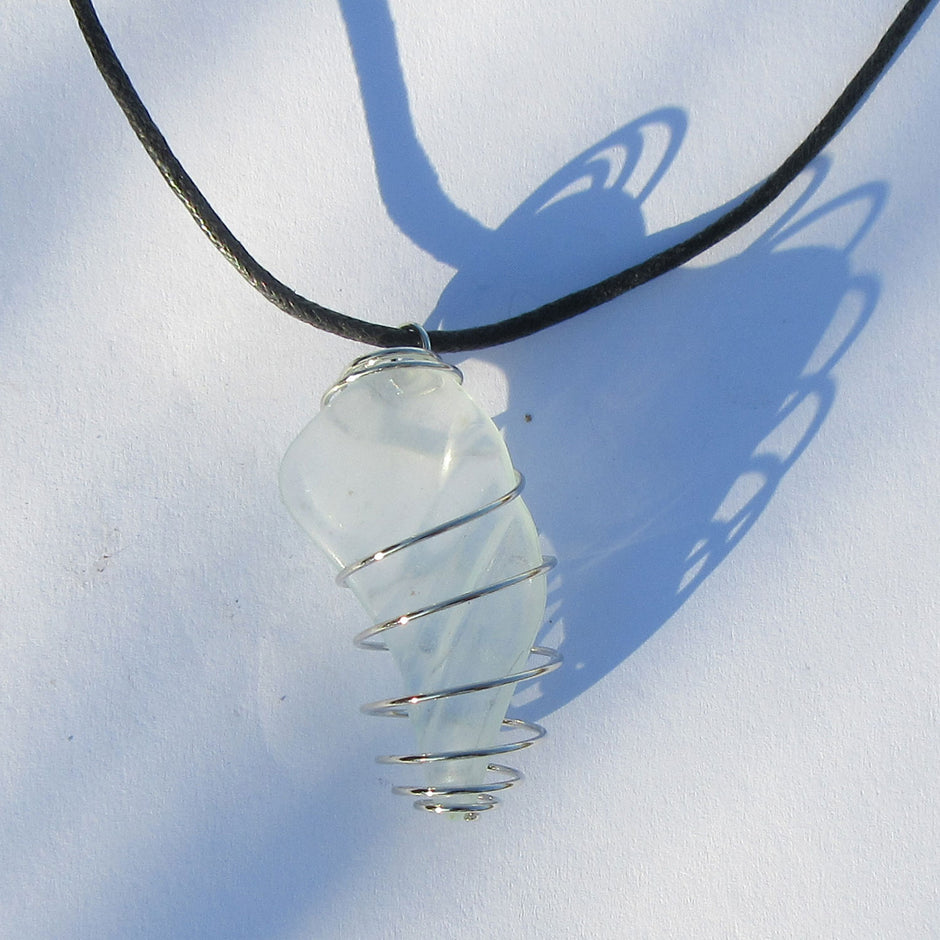 Seeglas-Anhänger in transparentem Spiraldesign