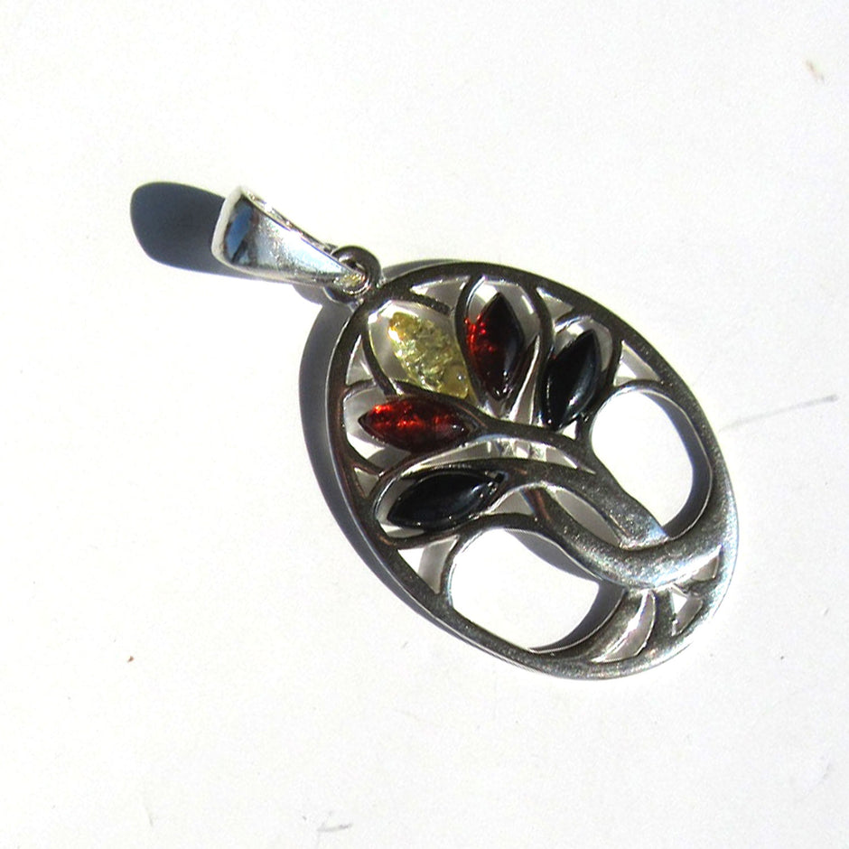 Ovaler Silberanhänger mit Bernstein, Baum des Lebens