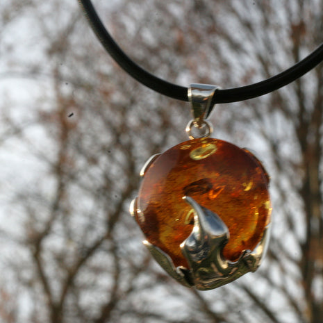 Einzelstück: Bernsteinanhänger mit filigranem Silber (925)