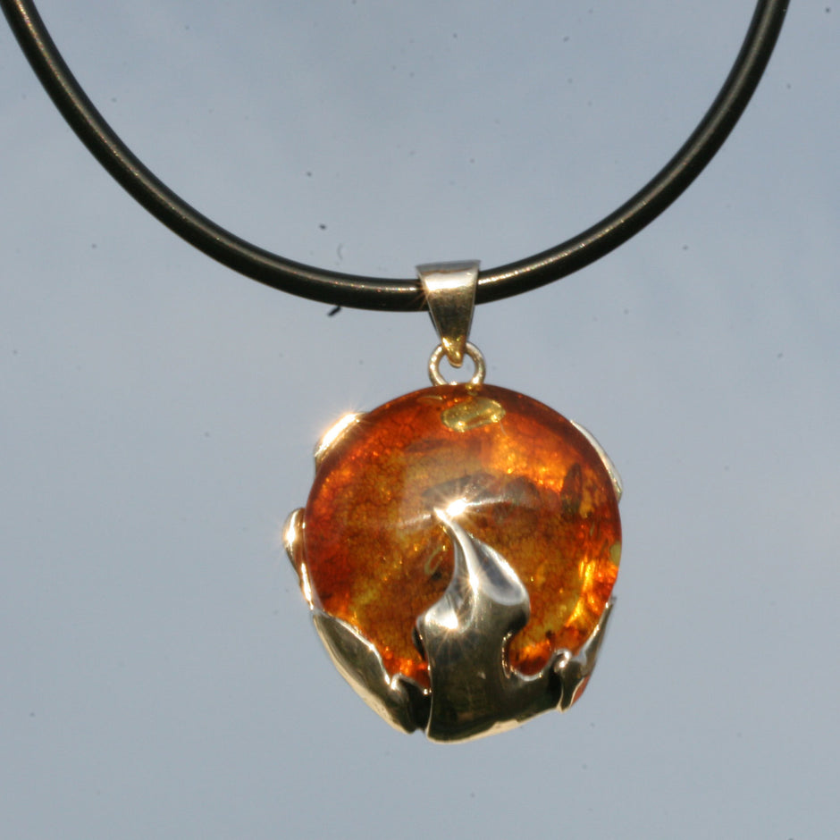 Einzelstück: Bernsteinanhänger mit filigranem Silber (925)