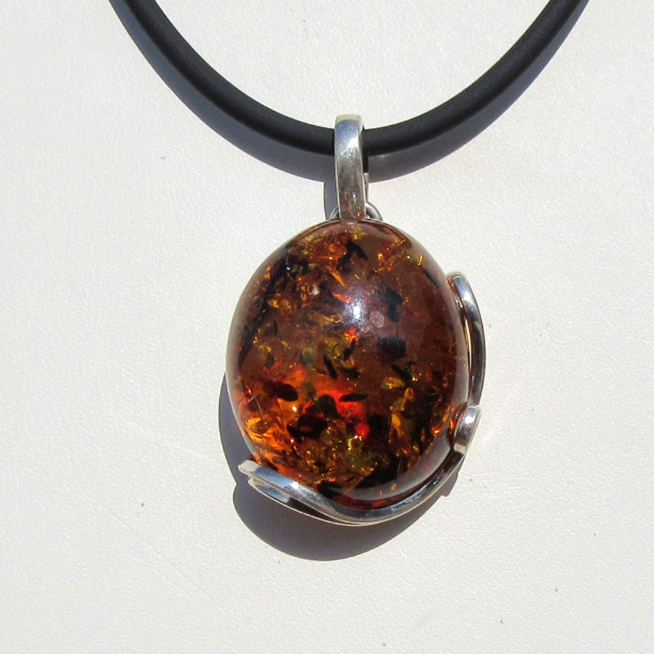 Einzelstück: Kognacfarbener Bernstein-Anhänger in Silber