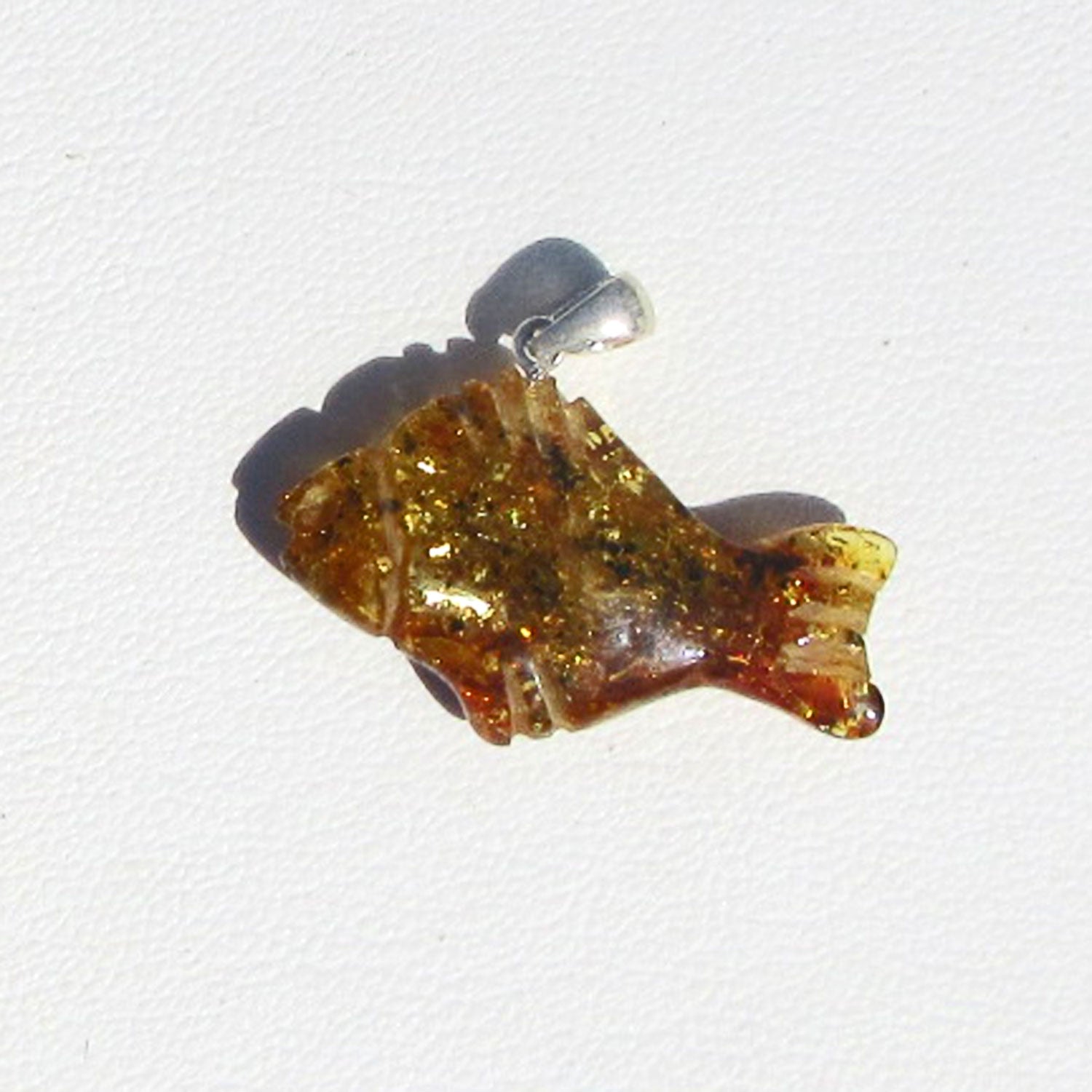 Bernsteinfisch Anhänger mit Einschlüssen, Unikat