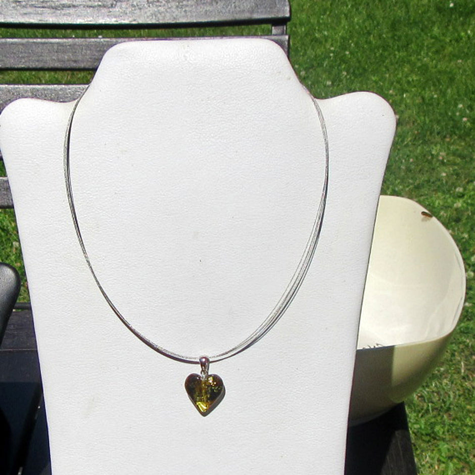 Dunkles Bernsteinherz aus 925 Silber, handgefertigt