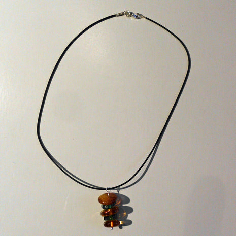 Anhänger aus Seeglas und Bernstein, maritim und einzigartig