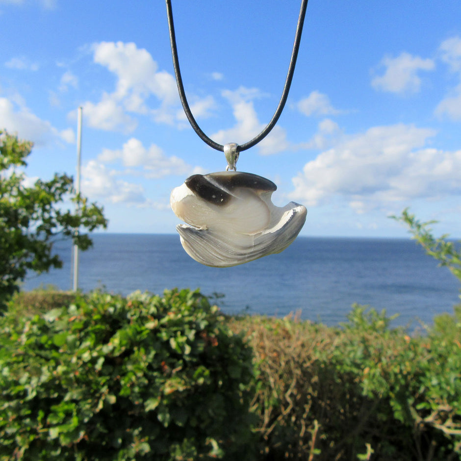 Einzelstück: Fossil-Anhänger aus versteinertem Muschelkalk