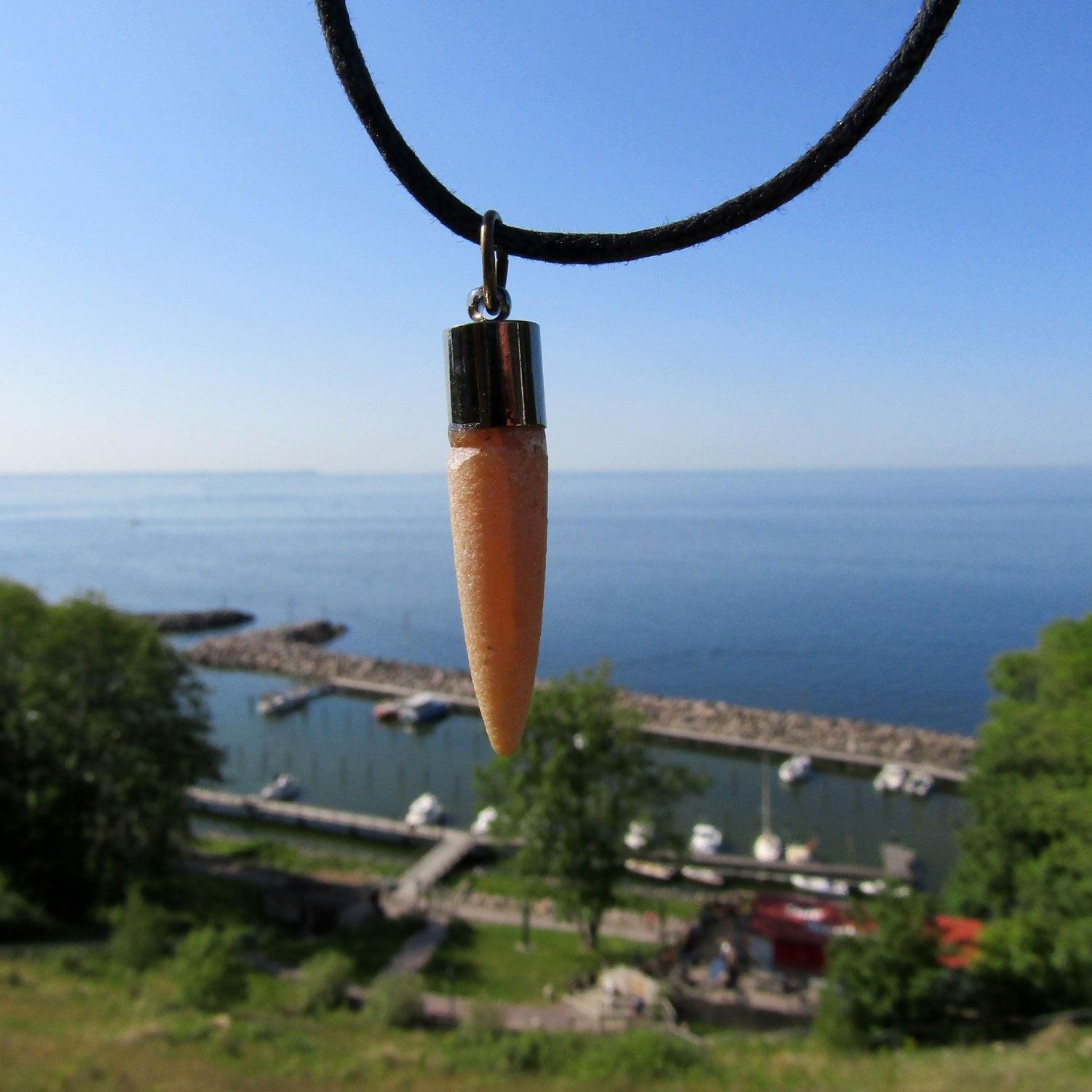 Donnerkeil (Belemnit) mit geschwärzter Metallkappe