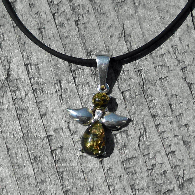 Silberanhänger mit grünem Bernstein, Unikat von Rügen