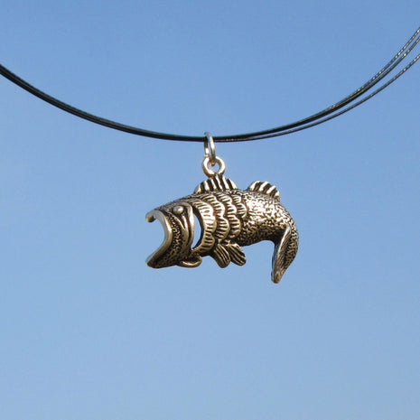 Anhänger aus Silber als springender Fisch – Lachs oder Forelle