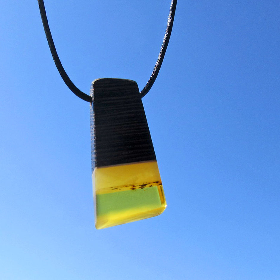 Einzelstück: Kette aus Bernstein und Holz, maritim