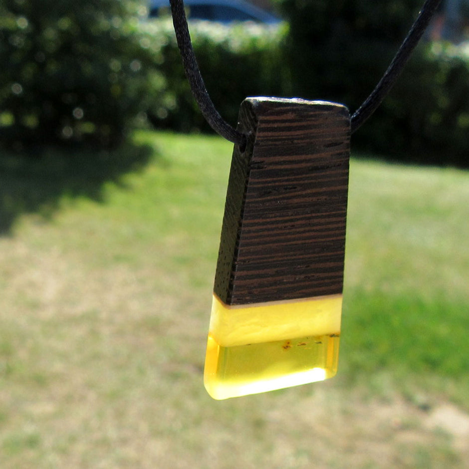 Einzelstück: Kette aus Bernstein und Holz, maritim