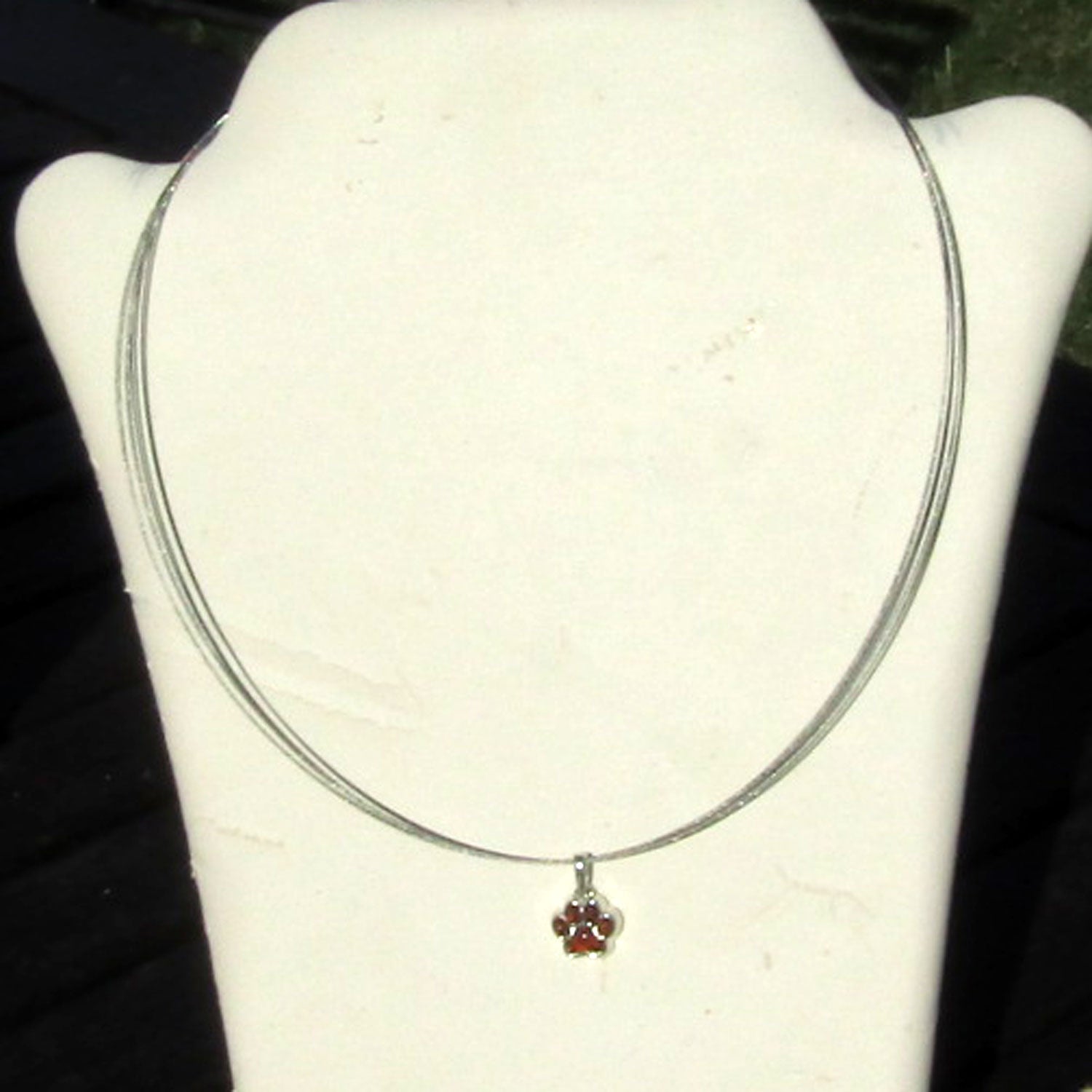 Wunderschöner Anhänger ausSilber und Bernstein als Hundepfote / Katzenpfote