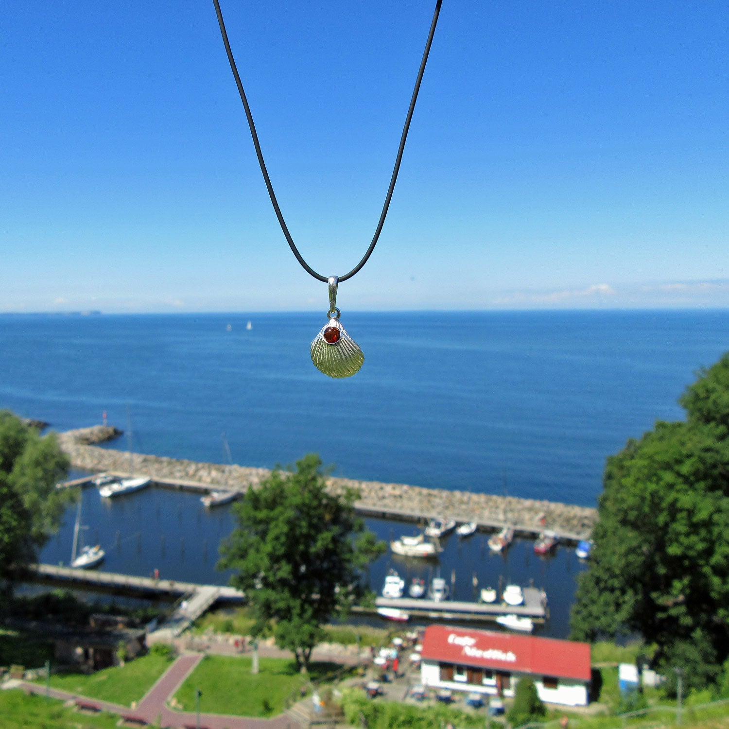 Silberanhänger Muschel mit Bernsteinperle, Unikat
