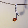 Silberanhänger Note mit Bernsteincabochon, Unikat