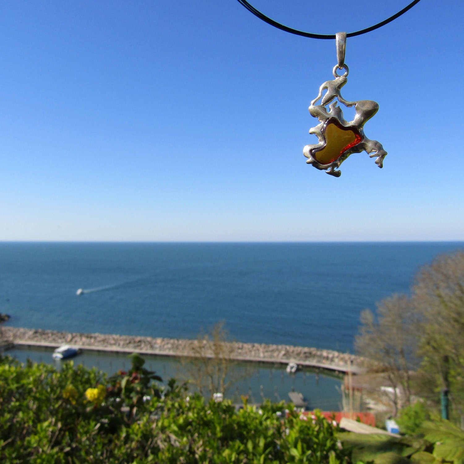 Edler Anhänger aus Silber und Bernstein Insel Rügen