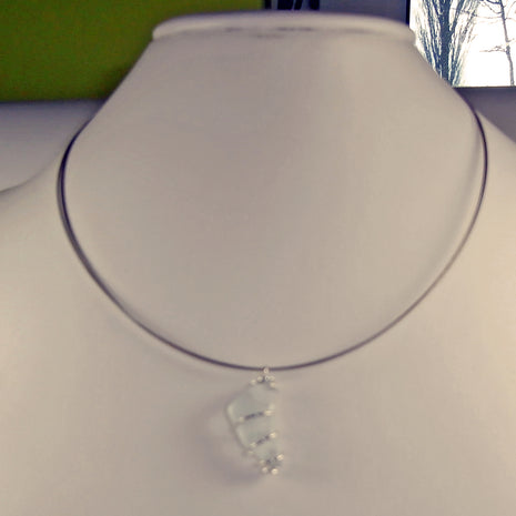 Seeglas-Anhänger in Spiralenform aus nickelfreiem Metall