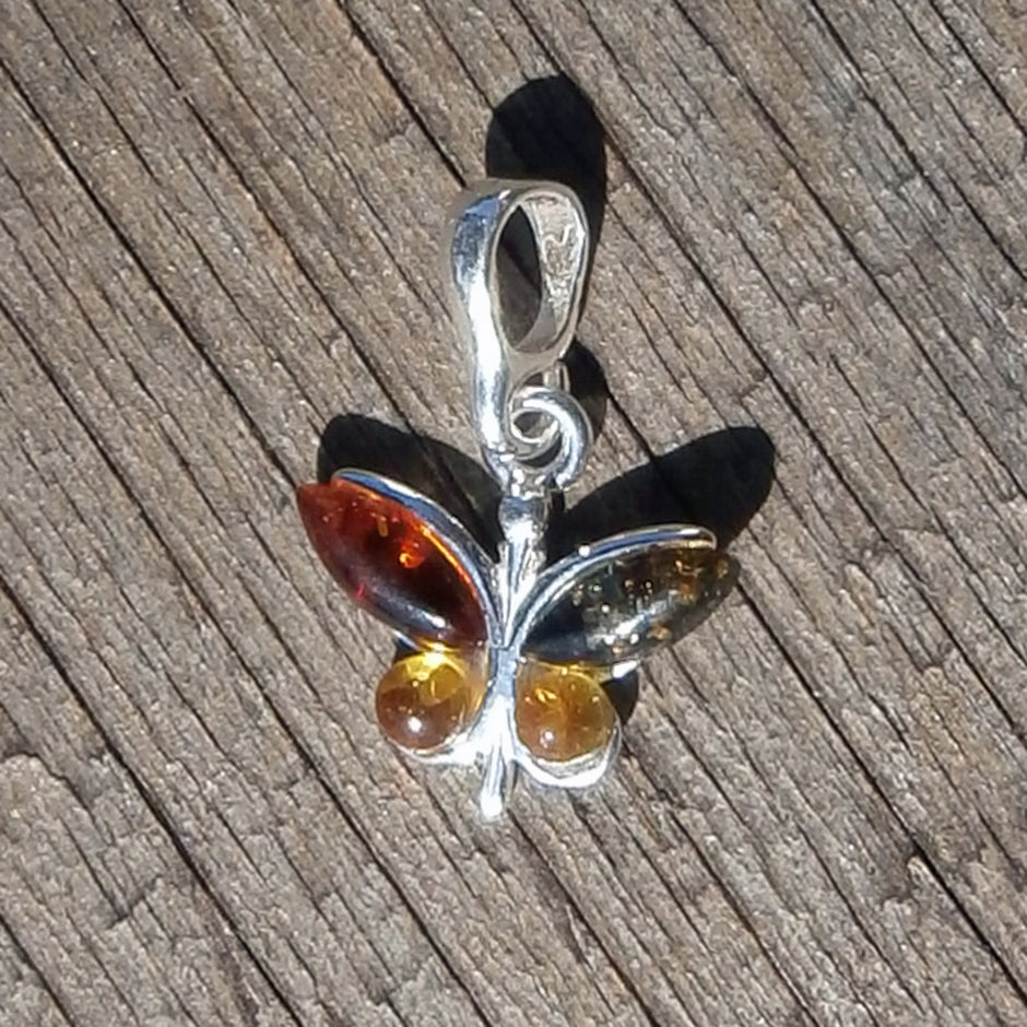 Schmetterlingsanhänger aus Silber mit Bernstein, Unikat