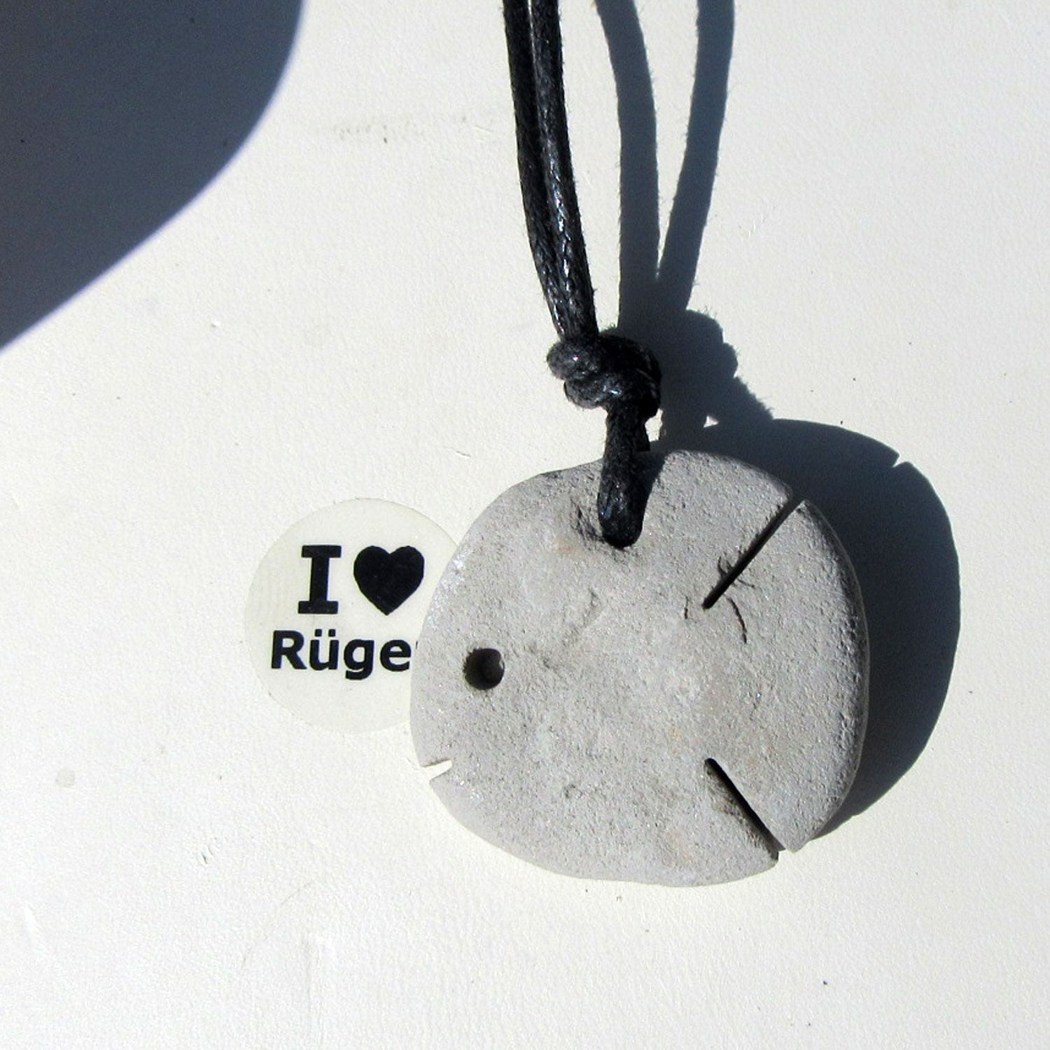 Kleiner Steinfisch-Anhänger aus Rügener Kiesel