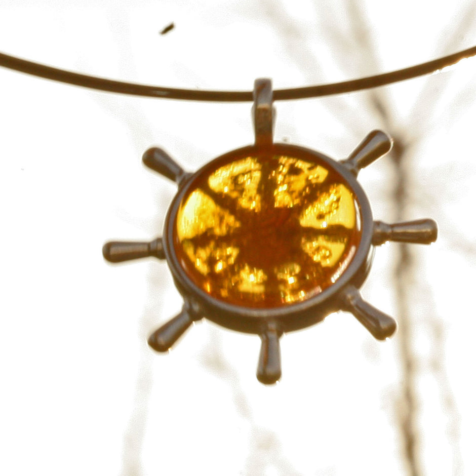 Steuerrad-Anhänger aus Silber mit Bernstein, beidseitig tragbar