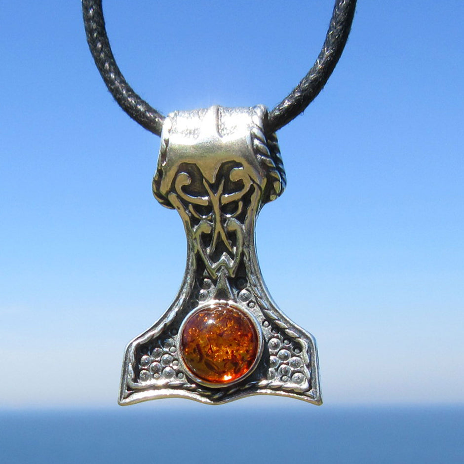 Großer Thor's Hammer aus Silber mit Bernsteinperle