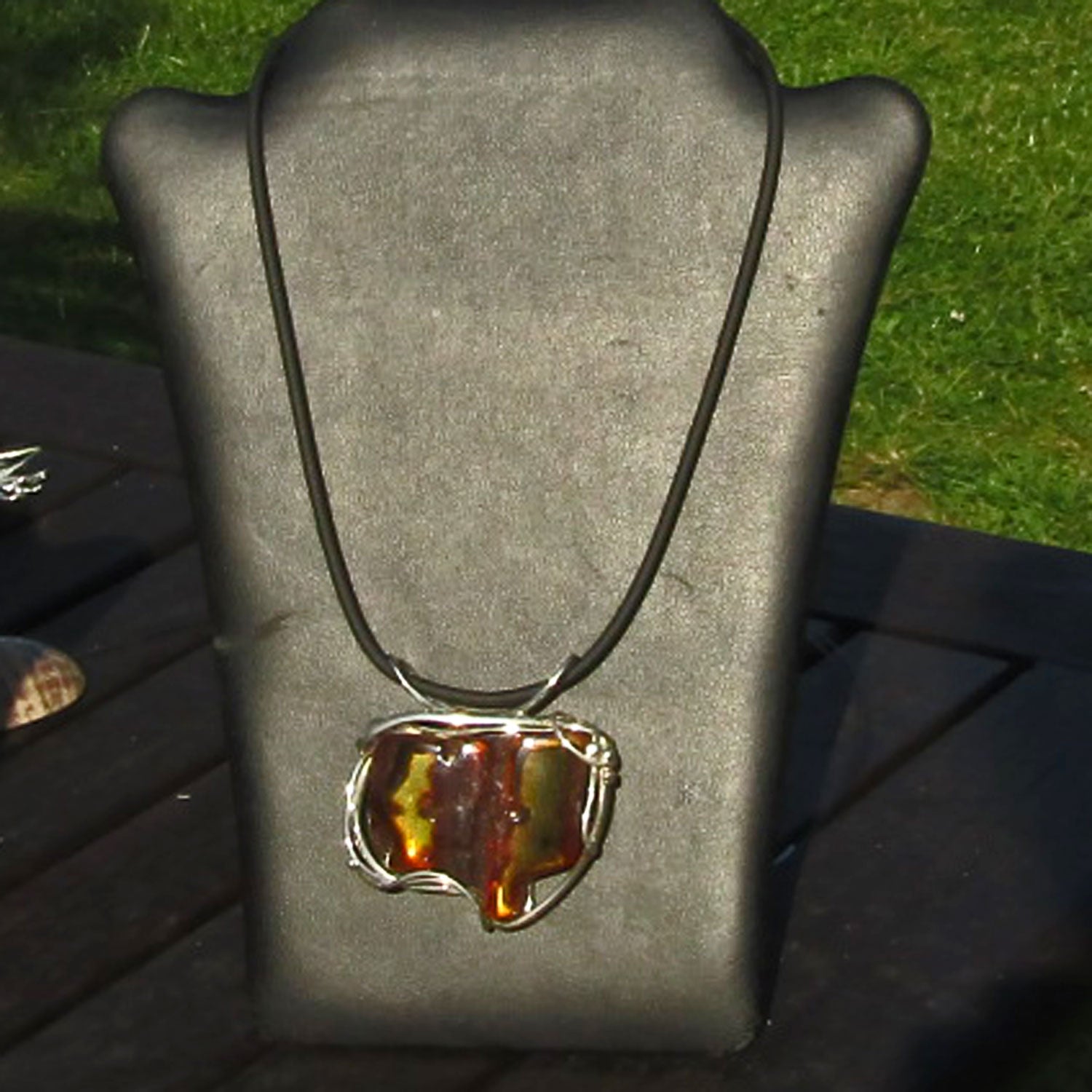 Wunderschöner Anhänger mit edlem Bernstein undSilber !!! Designerstück !!!