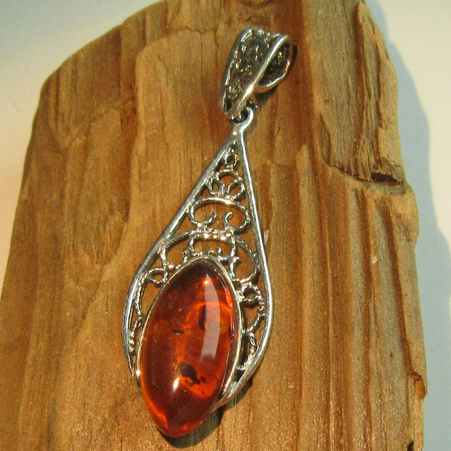 Bernsteinring in filigranem Silber, Unikat von Rügen