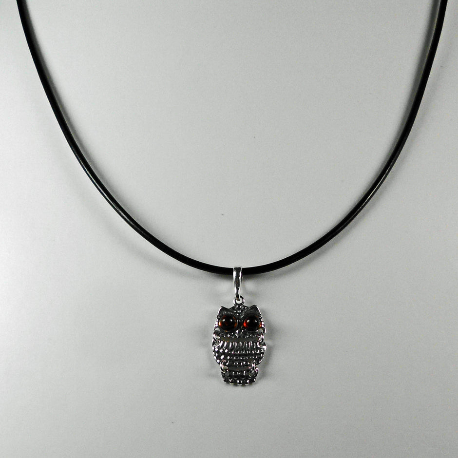 Silberner Eulenanhänger mit Bernstein, Einzelstück