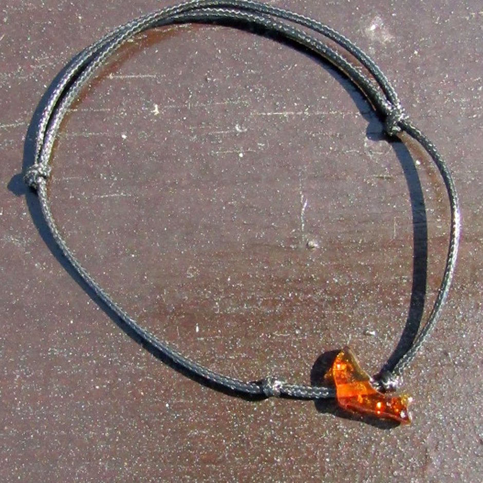 Armband mit Bernstein-Delfin