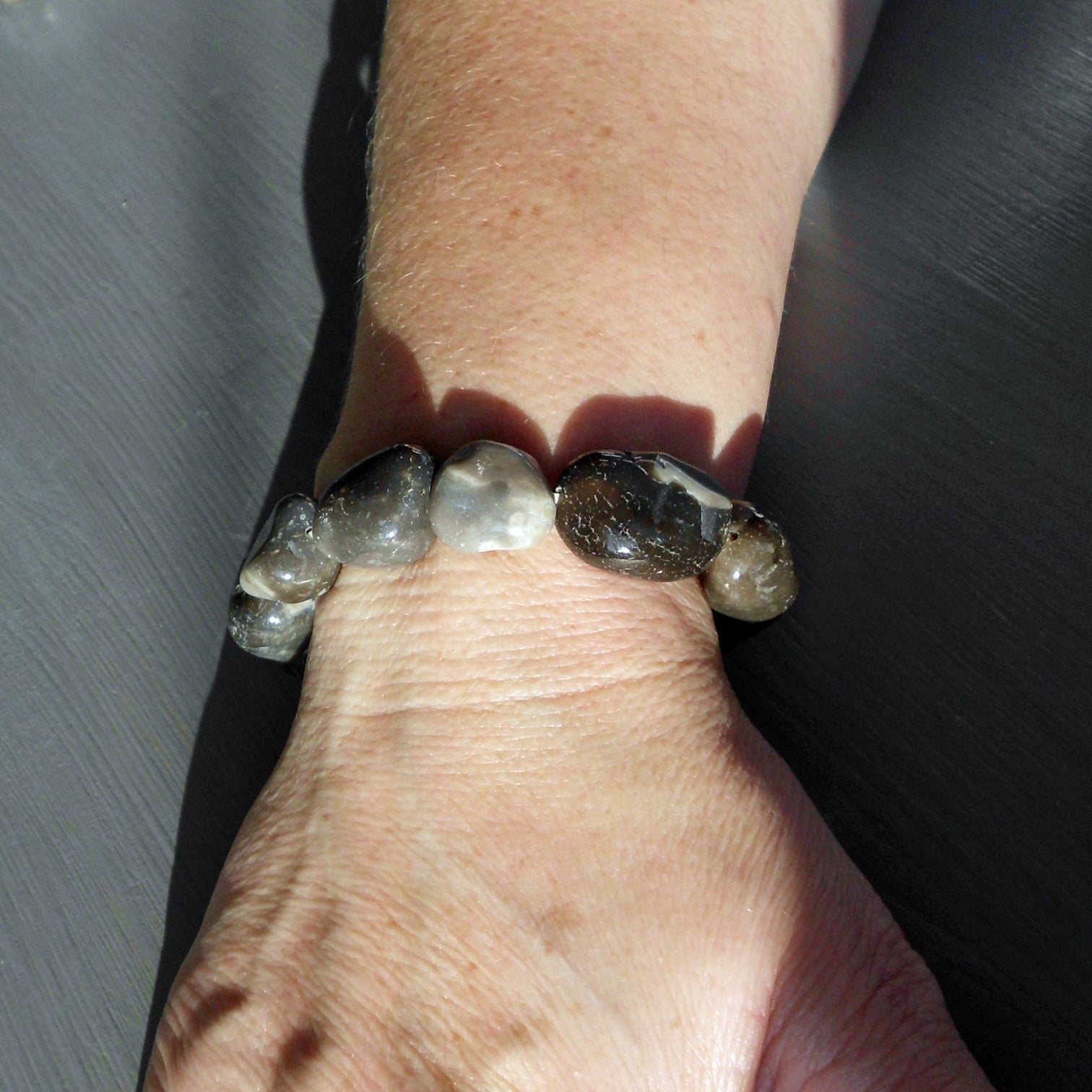 Nuggetarmband aus Feuerstein, grau-schwarz, Einzelstück