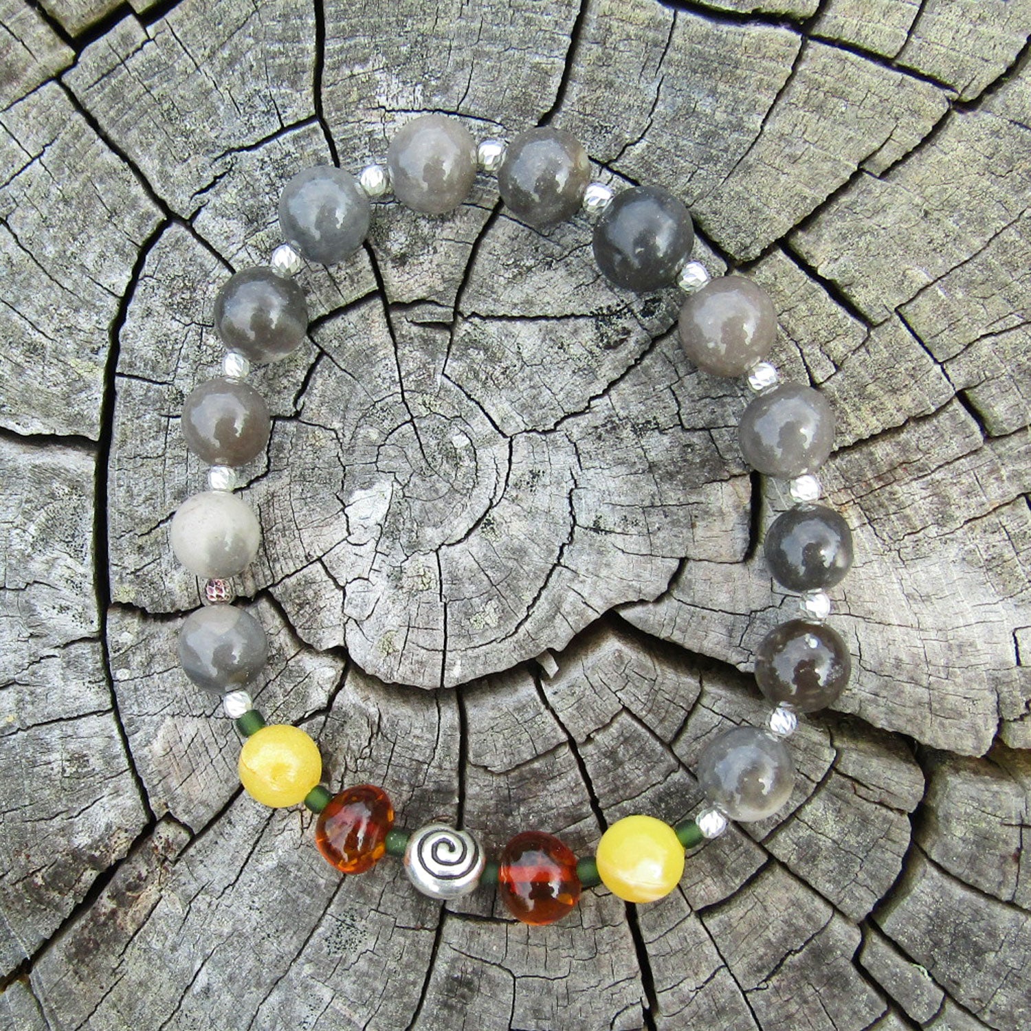 Armband aus Feuerstein, Bernstein und Silber, Unikat