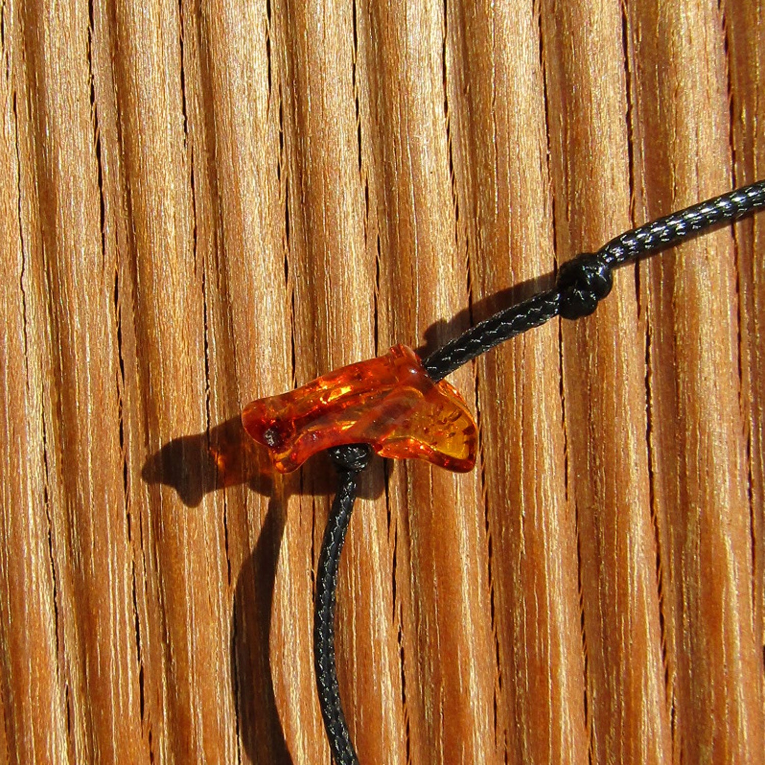 Armband mit Bernstein-Delfin