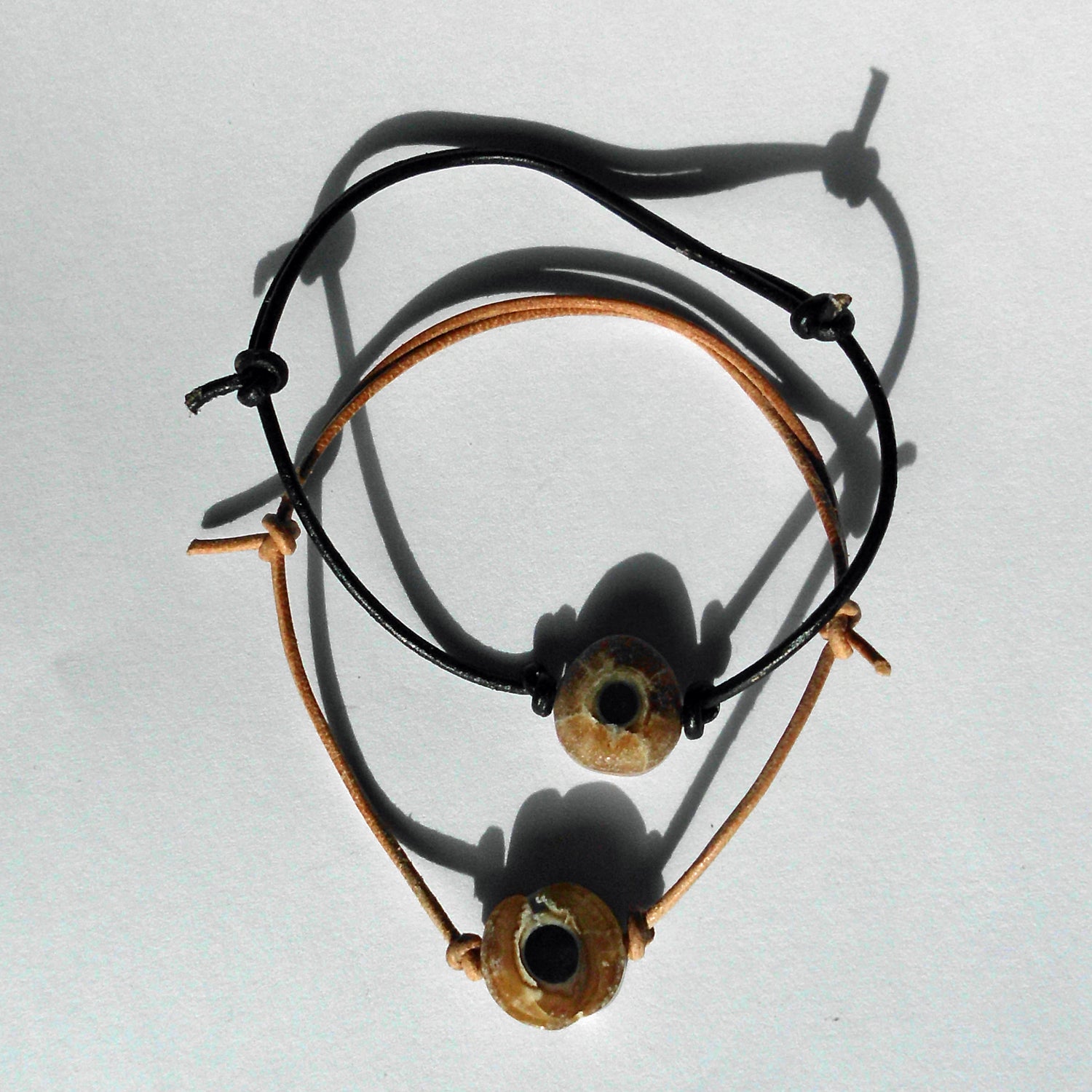 Lederarmband mit Donnerkeilscheibe, individuell verstellbar