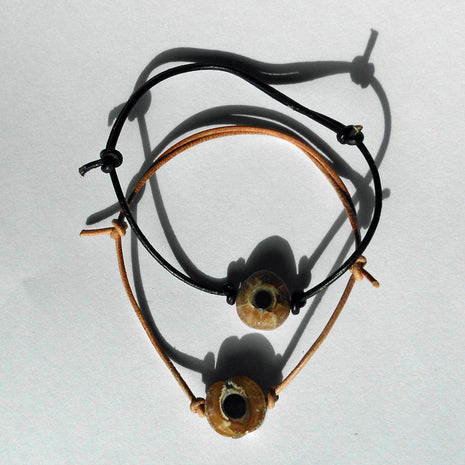 Lederarmband mit Donnerkeilscheibe, individuell verstellbar