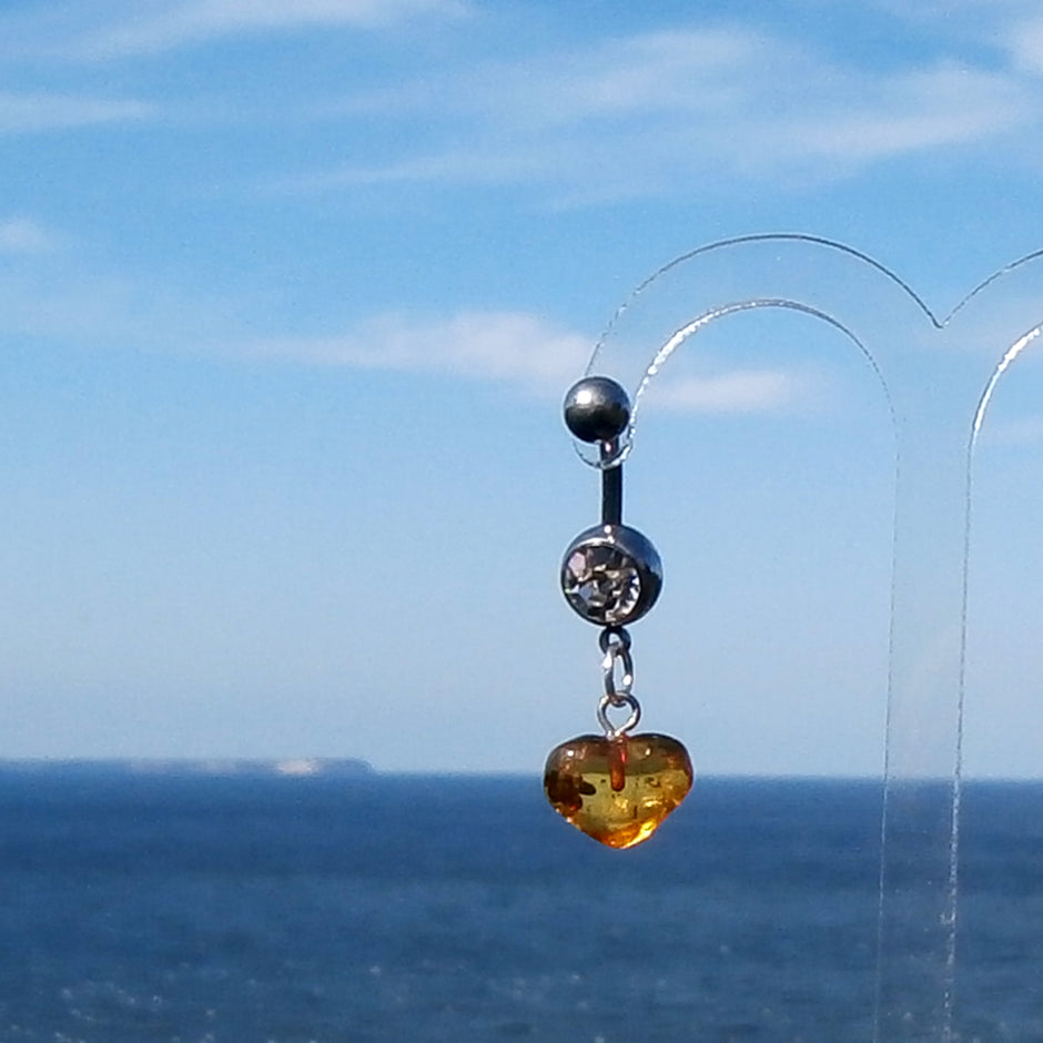 Bauchnabelpiercing mit Bernsteinherz und Glaskristall
