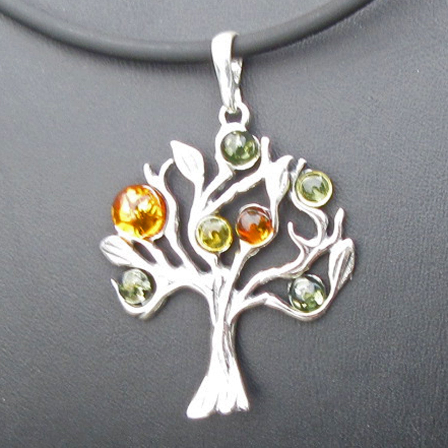 Edler Silberanhänger mit Bernstein, Baum des Lebens