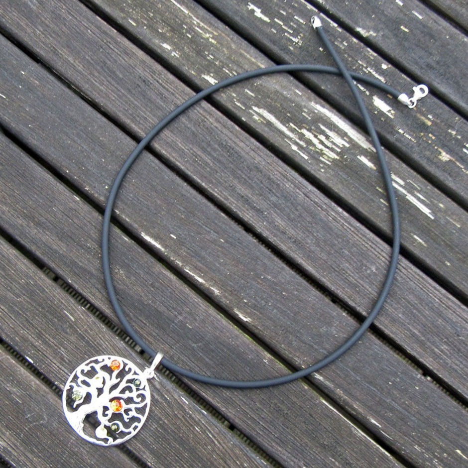Einzelstück: Silberanhänger mit buntem Bernstein, Baum des Lebens
