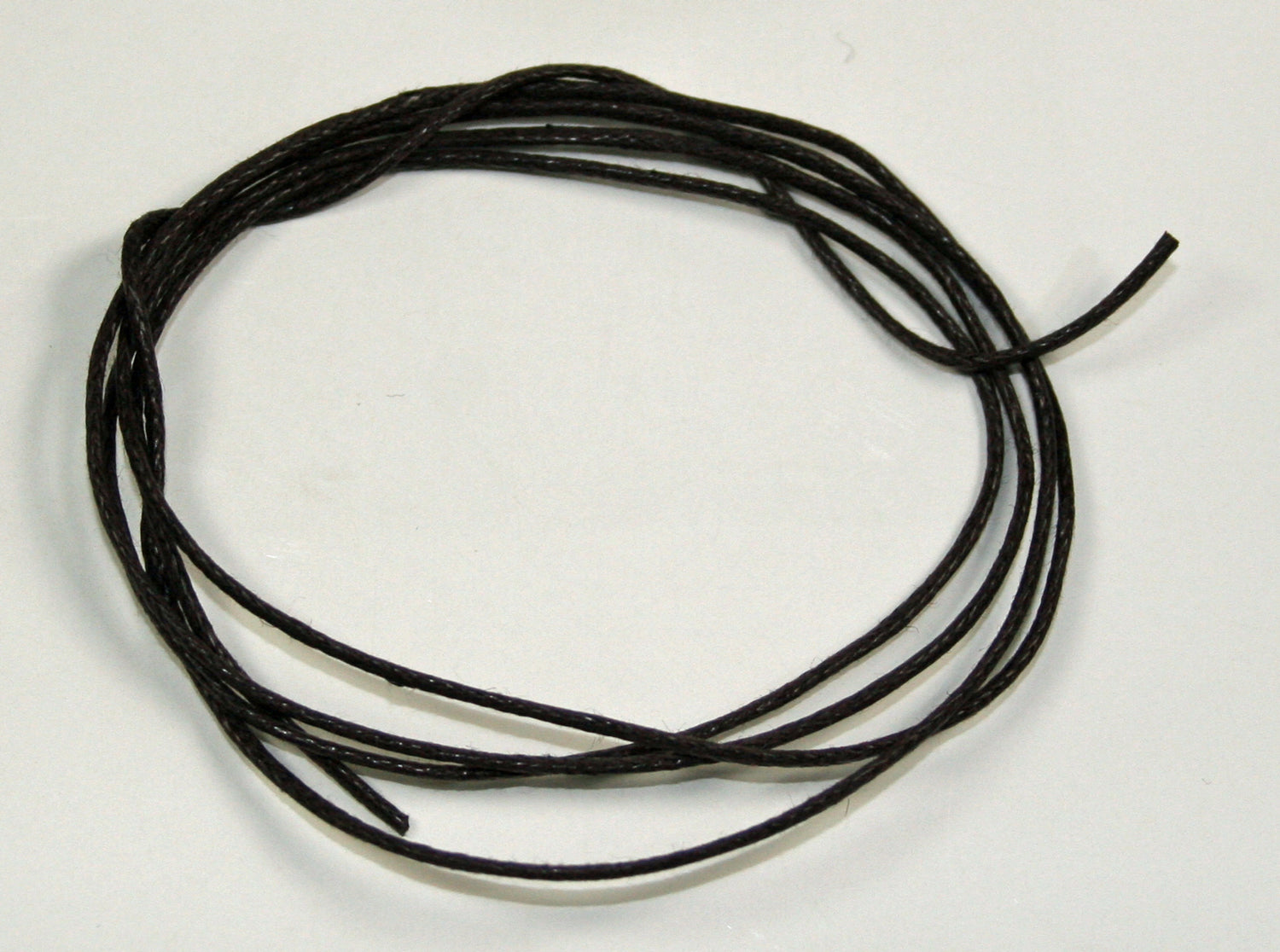 Feines Baumwollband, gewachst, 1 mm, 85 cm