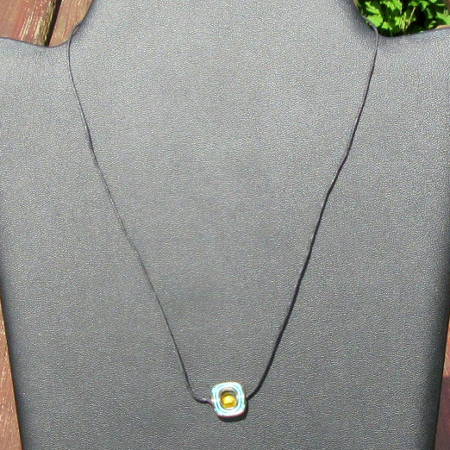 Collier aus Bernstein und Kupferperle, einzigartig