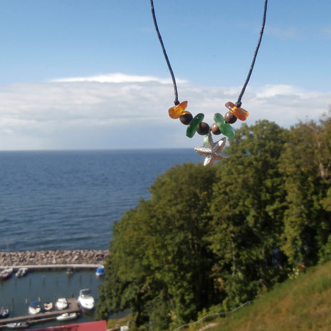 Collier aus grünem Seeglas, Bernstein und Silber-Seestern