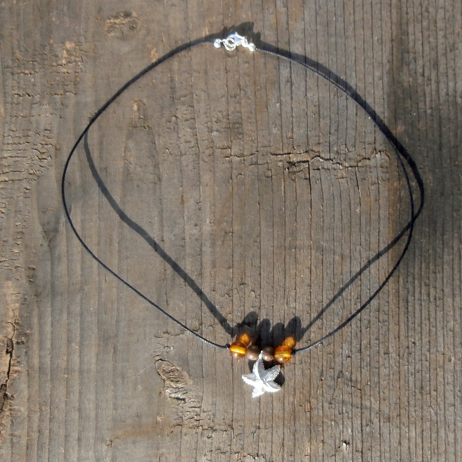 Collier mit Bernstein und Hanfblatt aus Silber, Unikat