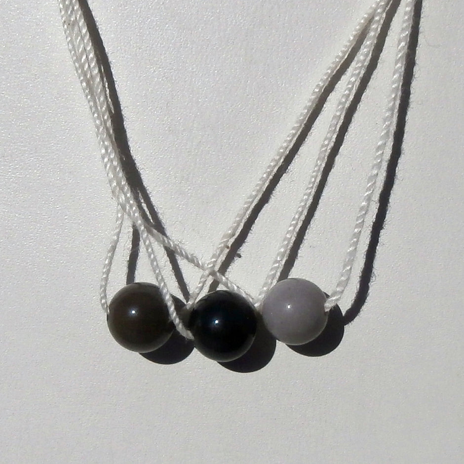 Feines Collier aus 925 Silber mit Feuersteinperlen