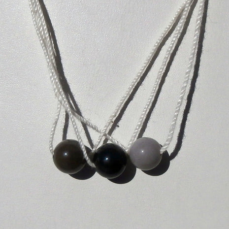 Feines Collier aus 925 Silber mit Feuersteinperlen