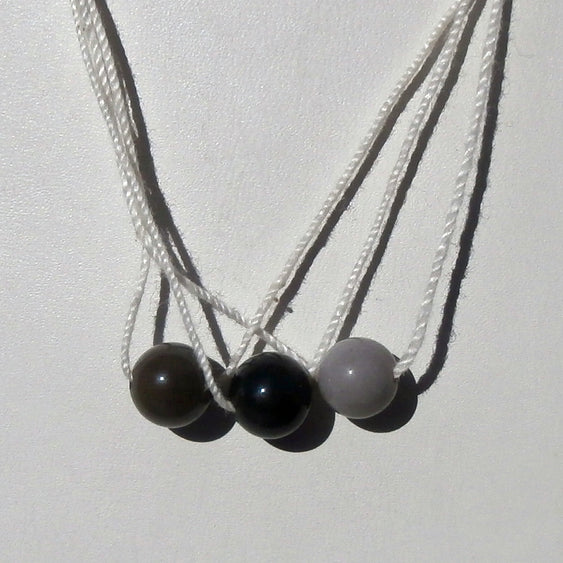 Feines Collier aus 925 Silber mit Feuersteinperlen